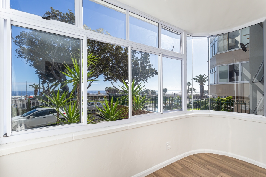 To Let 2 Bedroom Property for Rent in Sea Point Western Cape